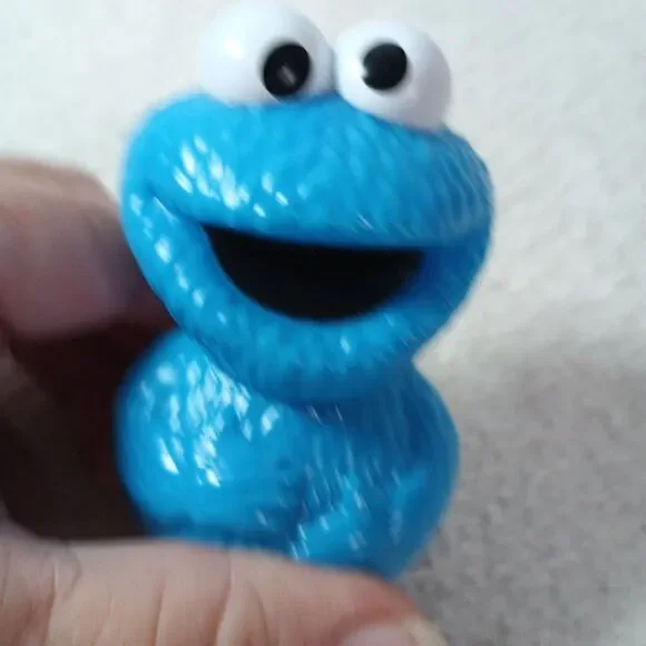 Sesame Street Cookie Monster Wobble Figure 2.5" Blue Plastic Toy - Picture 7 of 10